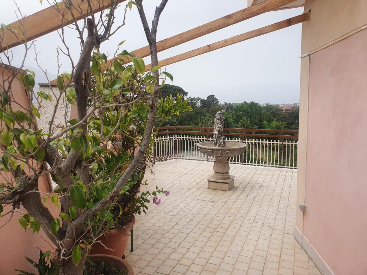 Appartement Renovated Loft With Vesuvio View Terrace à Scafati Extérieur photo