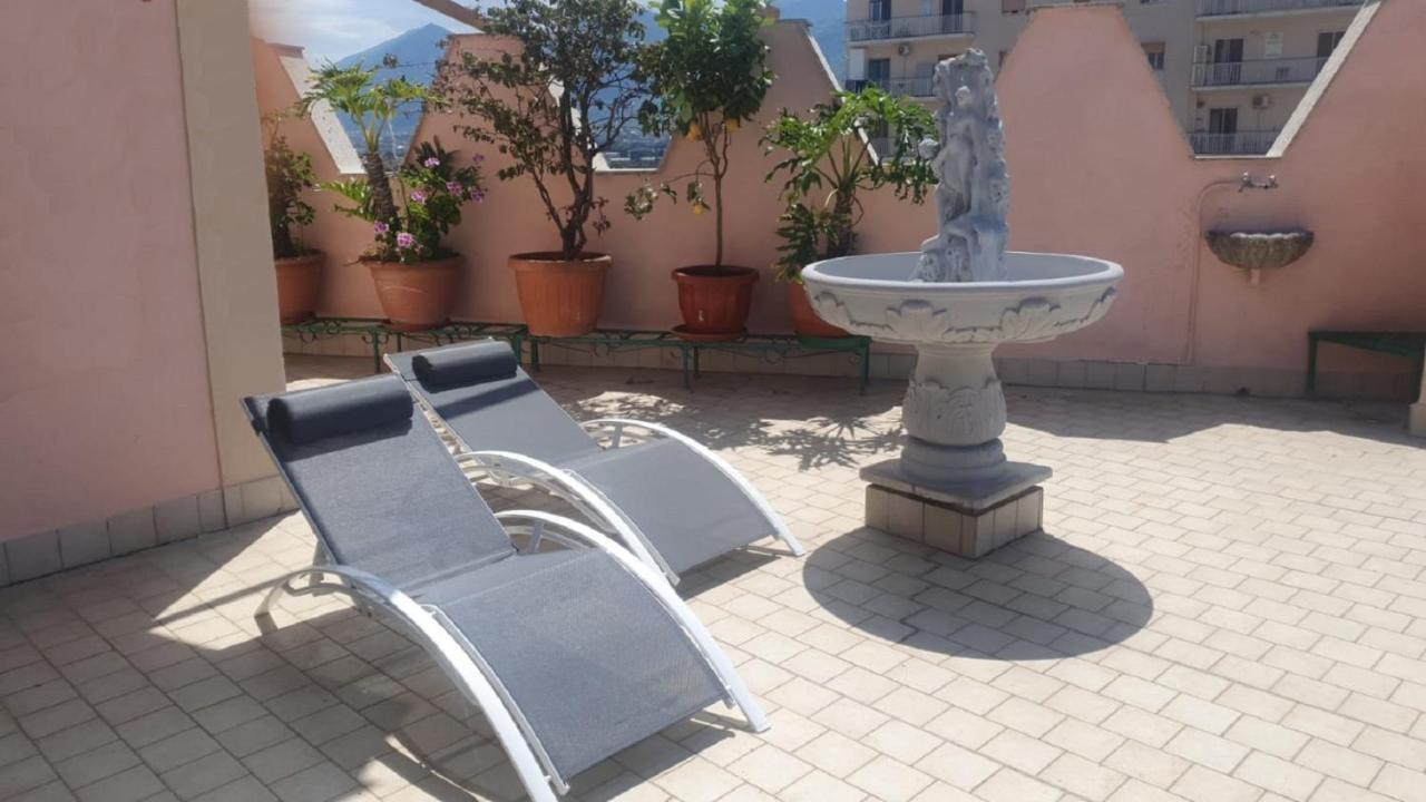 Appartement Renovated Loft With Vesuvio View Terrace à Scafati Extérieur photo
